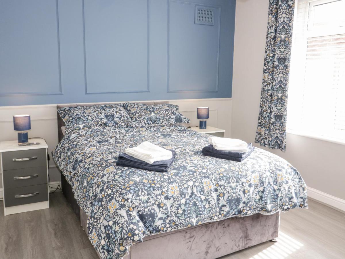 Вилла Seaside Retreat Престатин Экстерьер фото